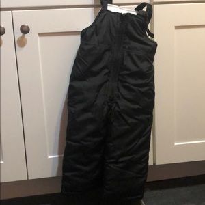 Like new Carter’s snow bib. Black.